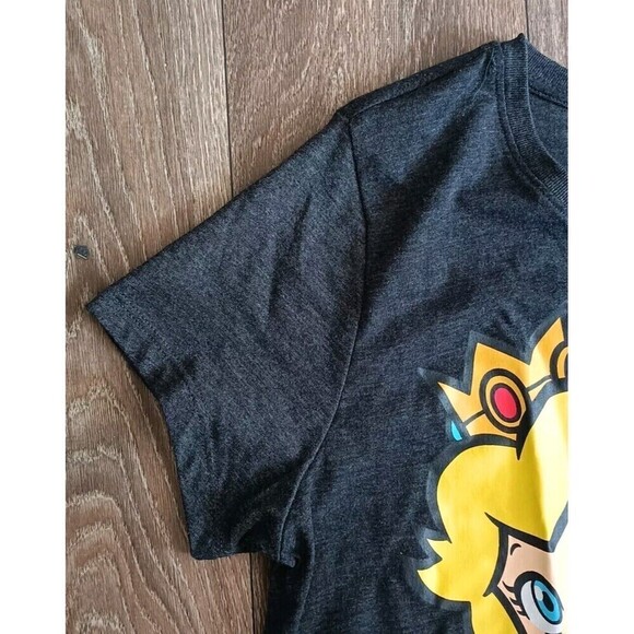 Super Mario Bros PEACH T Shirt Size Large Women 's Big Print Graphic Tee - Picture 5 of 5
